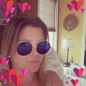 Meet your Posher, Renee